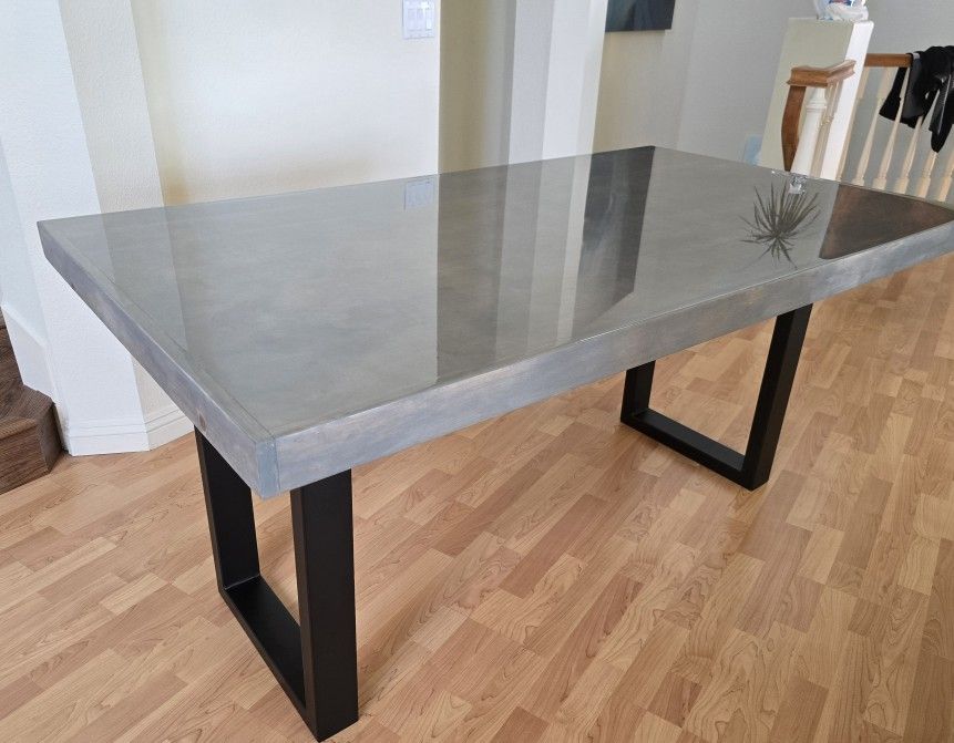 Brilliant Gray DESIGNER Table