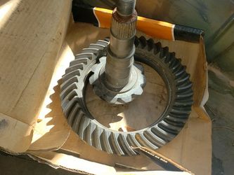 4.10 gears from 10.5" 14 Bolt Differential. Out of 2500hD