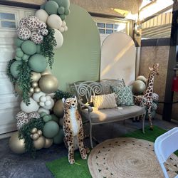 Balloon Garland (Large And Small Side) and And 3 Balloon Animals $80 For All