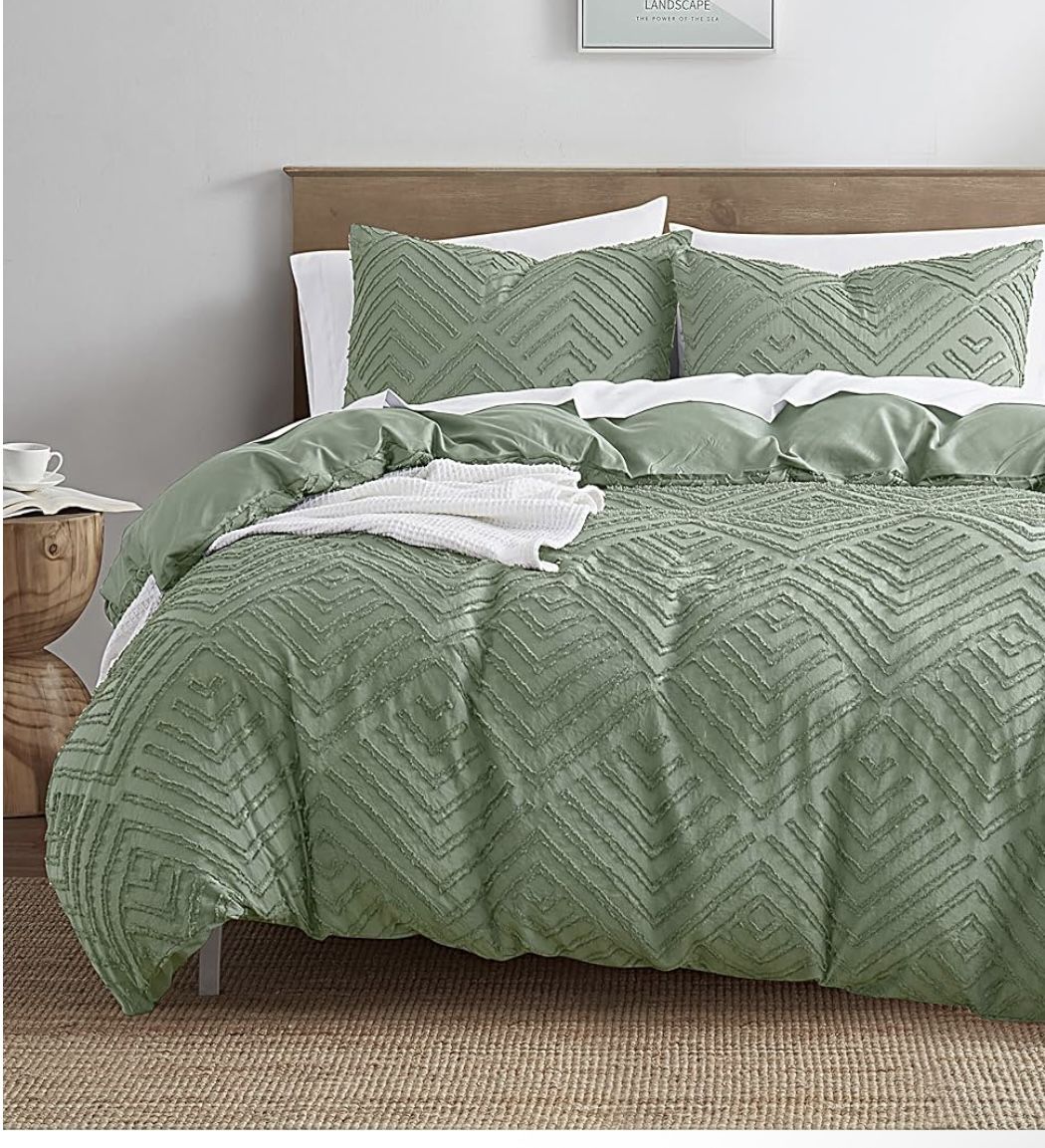 Queen - 6 Piece Boho Duvet Cover Set - 1 Duvet, 1 Duvet Insert, 2 Pillow Shams, 2 Silk Pillowcases
