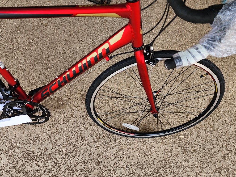 New Schwinn Volare 1400 Aluminum Frame Bicycle 700c