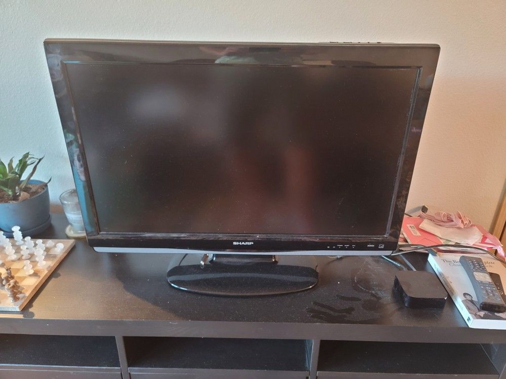 31" Sharp TV