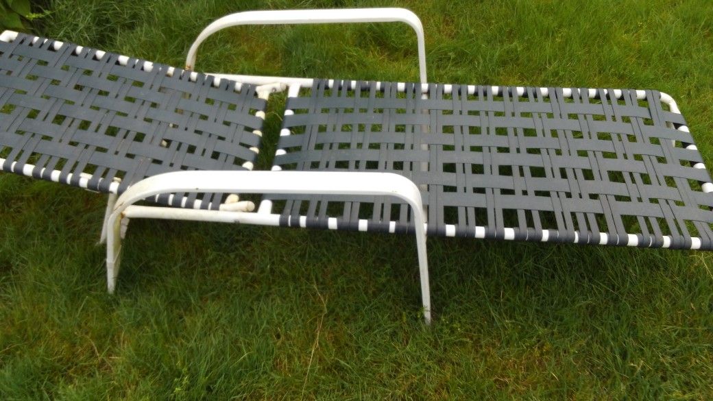 Lawn lounger