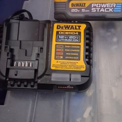 Dewalt Power stack And Chargrt