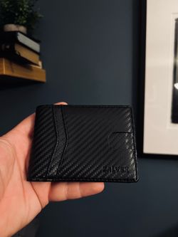 Men’s Wallet w/ RFID Blocking