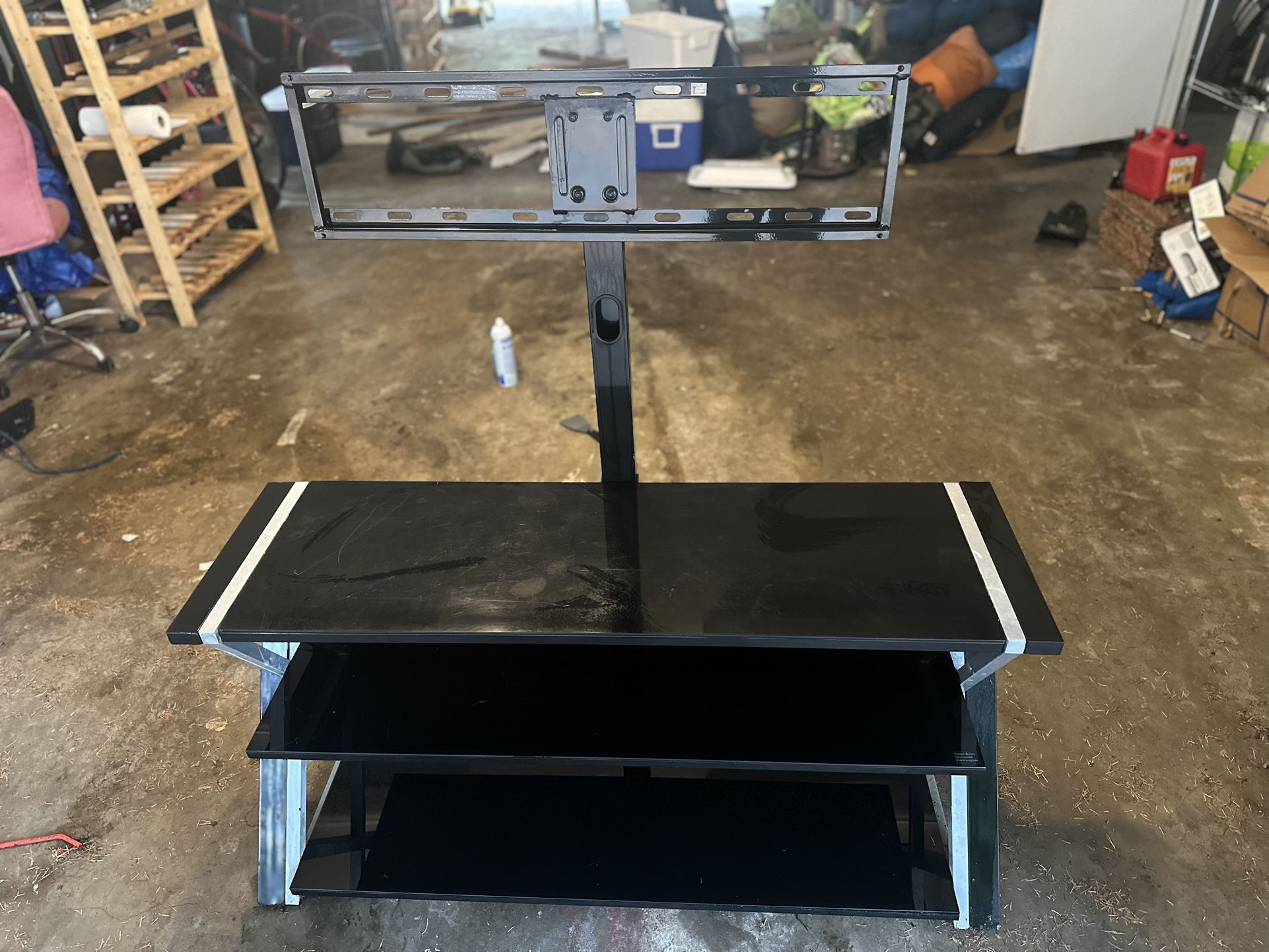 Entertainment Center w/ Built-in TV Mount Up To 70”