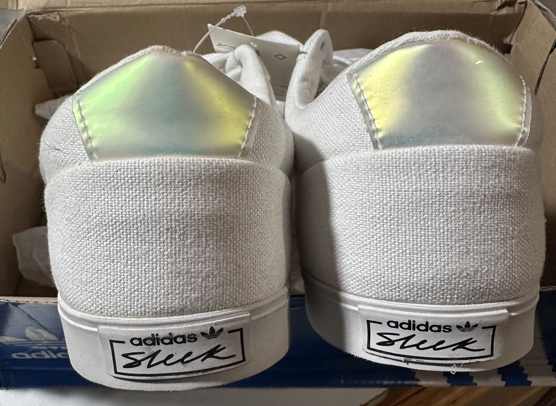 Adidas Sleek Lo Women’s Size 9 1/2