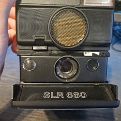 Polaroid SLR 680 Instant Camera – Classic Autofocus Folding SX-70 Style
