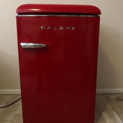 Galanz Retro Red Mini Fridge 
