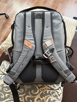 Peak Design + Fetch Everyday Backpack, 20L– Gray