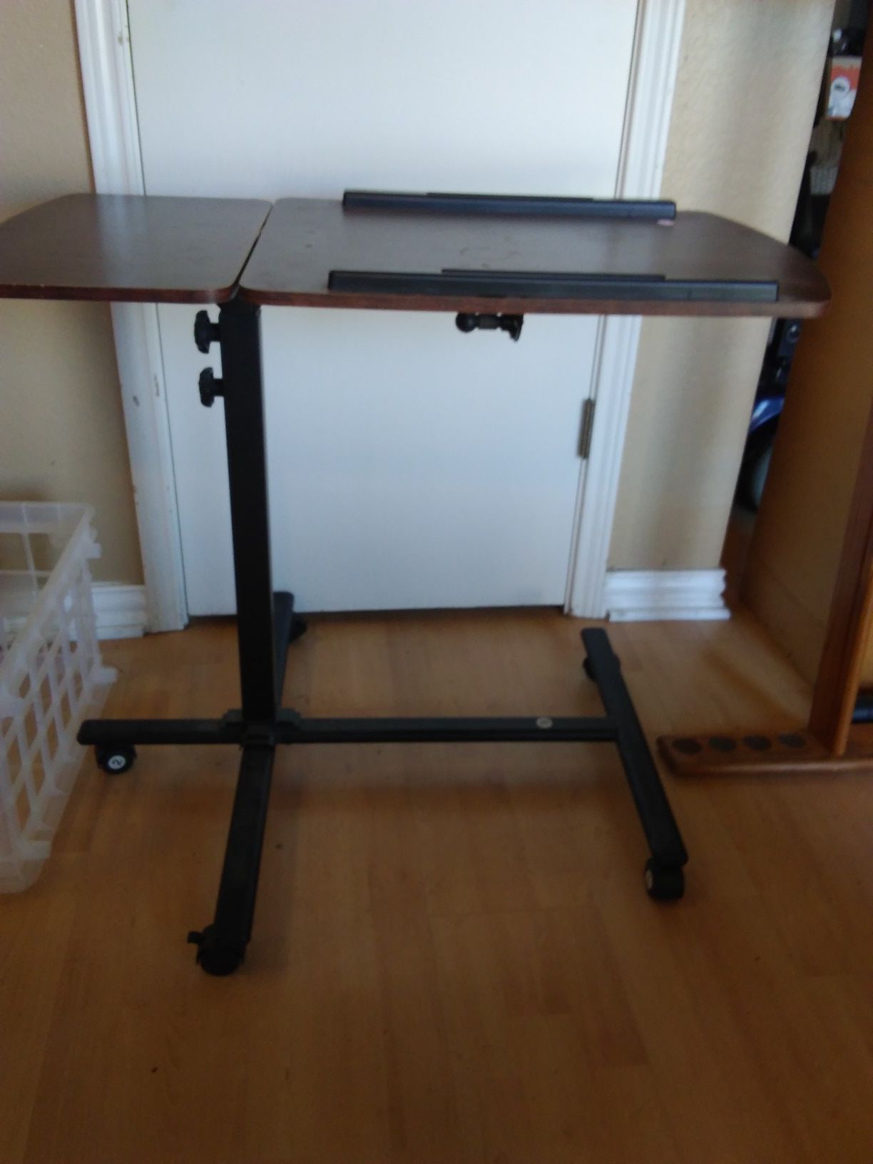 Small rolling table