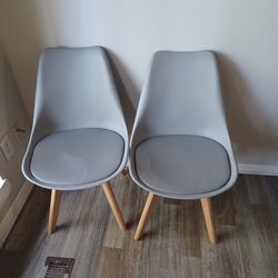 4 gray chairs