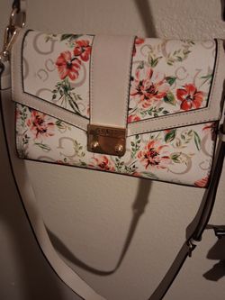 Floral GUESS