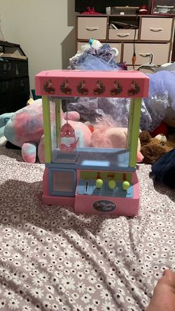 Kids claw machine