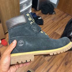 Lightly Worn Timberlands