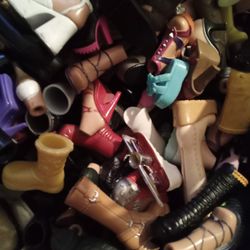 Miss Match Bratz Doll Shoes Hundreds Of Them Selling As A Lot $300 Lots Of Them 