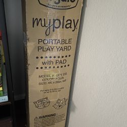 Regalo Portable Play yard 