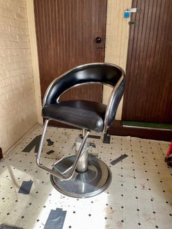 Barber chair (OFFER can really work with price)