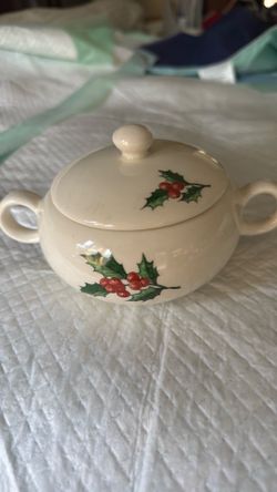 Vintage Salem Harmony house, China company, USA, Christmas, Holly, covered sugar bowl or small casserole