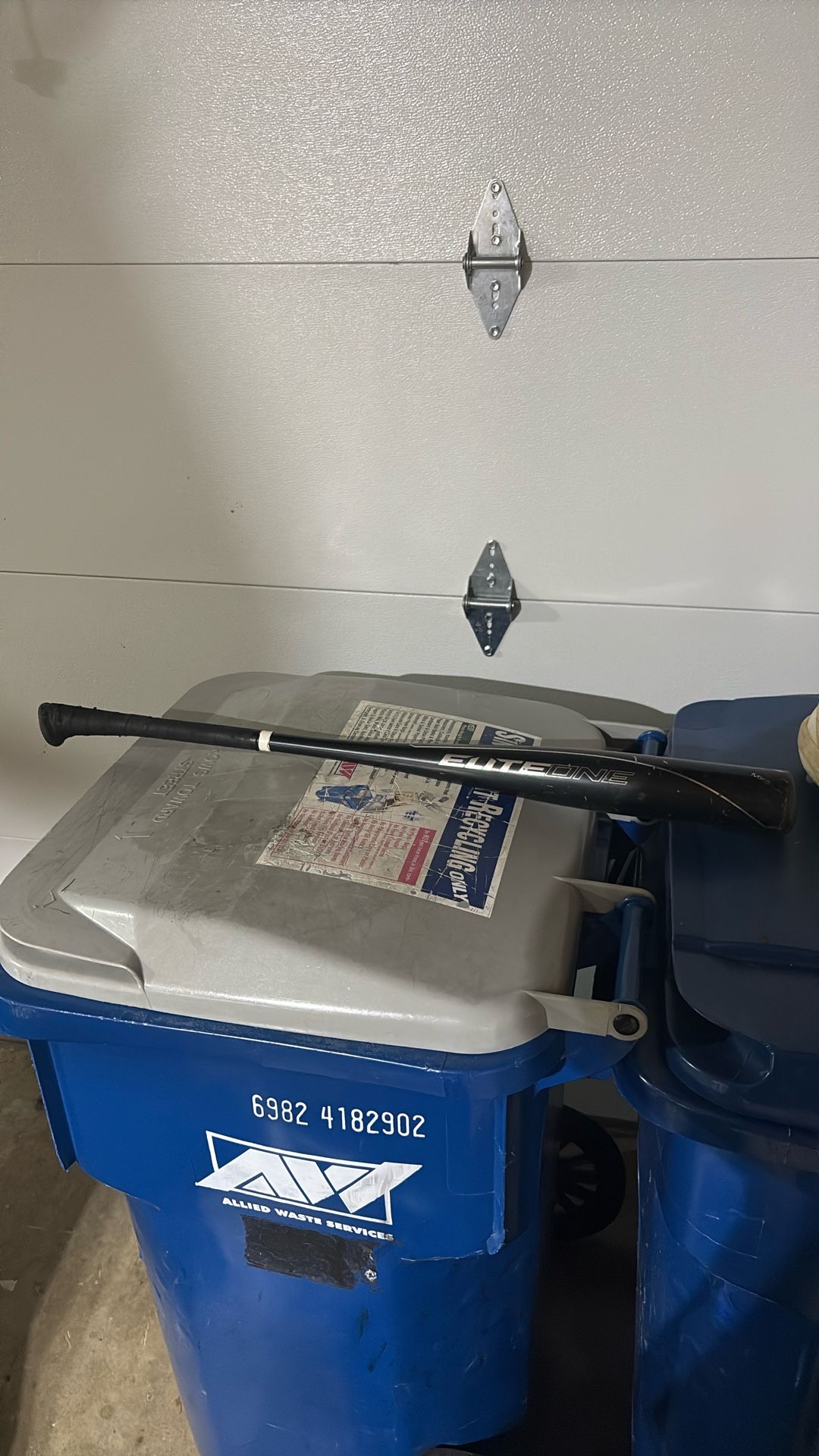 Axe Elite One bbcor baseball bat