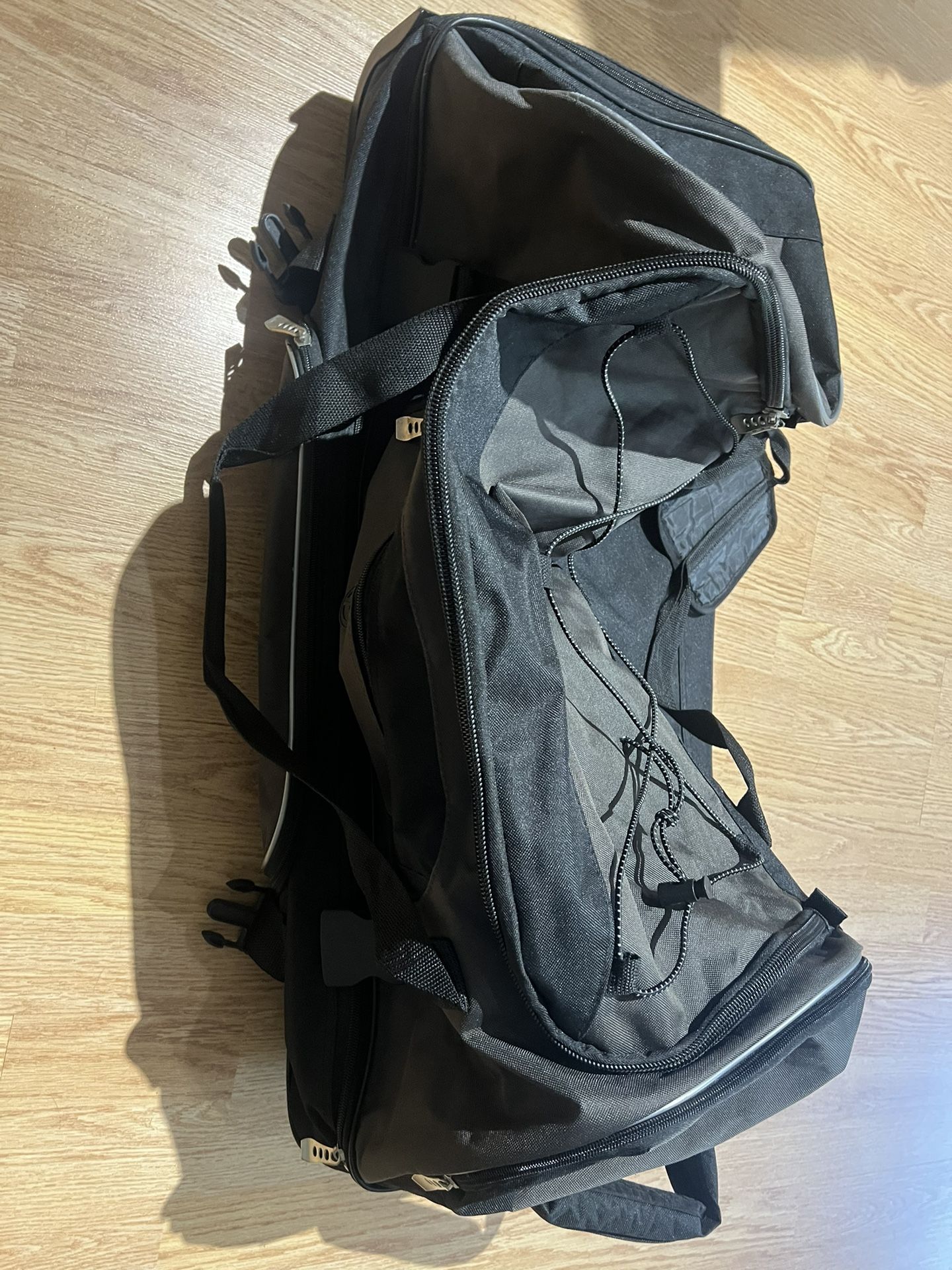 Duffle Bag With Wheels