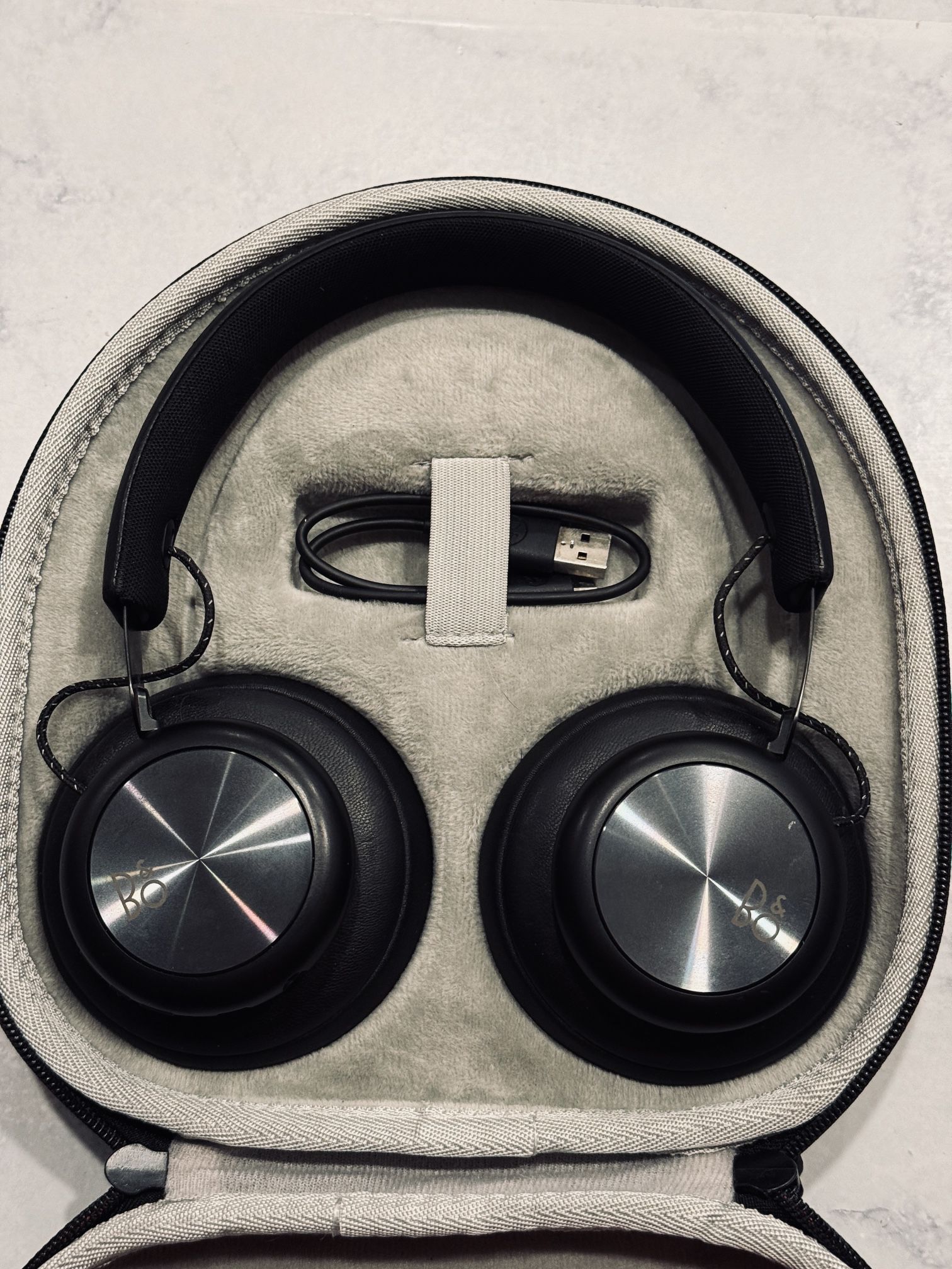 B&O Beoplay H4 Over-ear Bluetooth Headphones