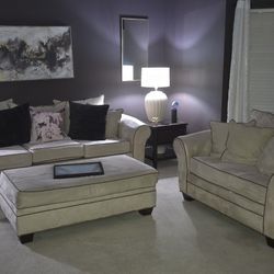 Complete Living Room Set & Decor For Sale!