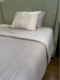 NEW Target Room Essentials Twin XL Dorm Bedding Set + Extra Pillowcase