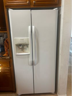 33 inch wide refrigerator