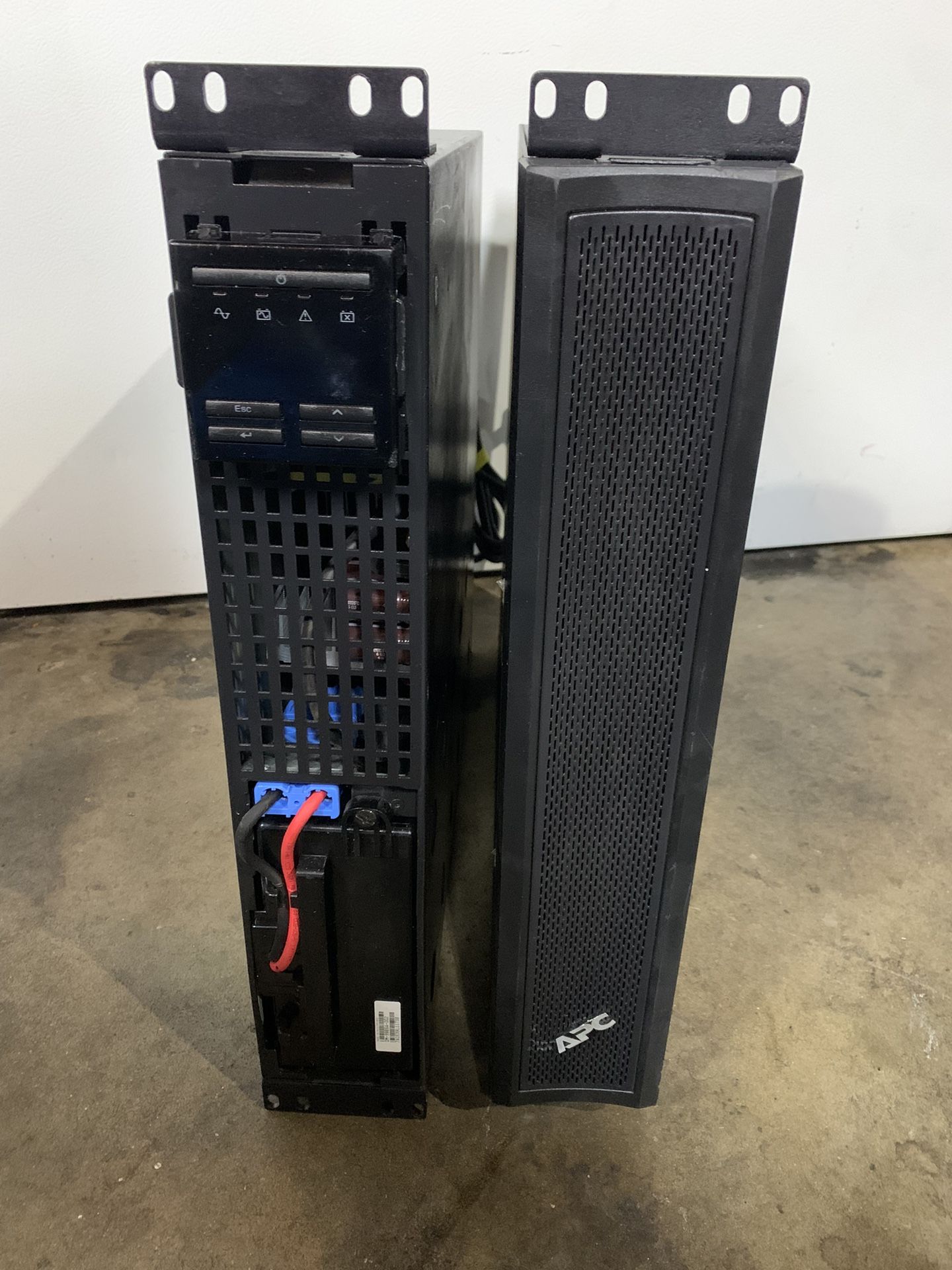 APC by Schneider Electric Smart-UPS X 2000VA Rack/Tower LCD 100-127V