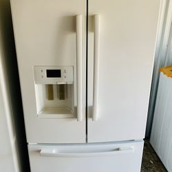 Refrigerator Whirlpool Gold Bottom Freezer Pearl White Like New FREE Delivery