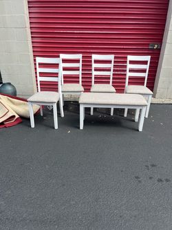 Set of 4 White Ladder-Back Dining Chairs