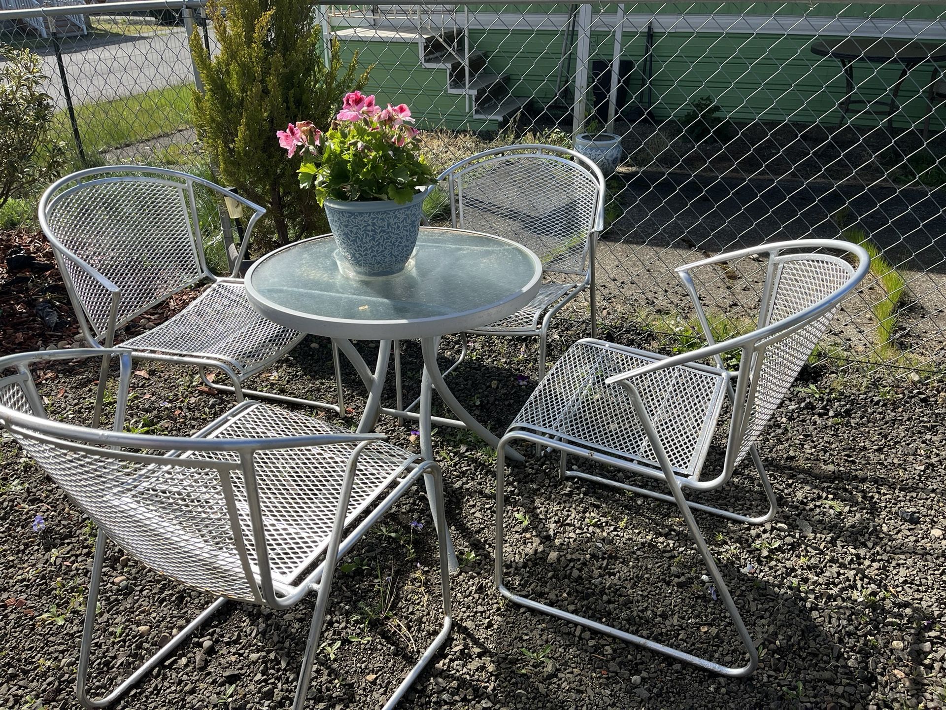 Patio Table And 4 Chairs