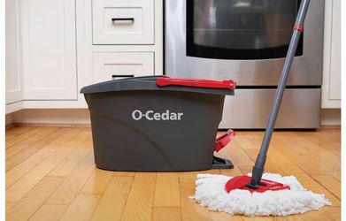 O cedar mop and bucket