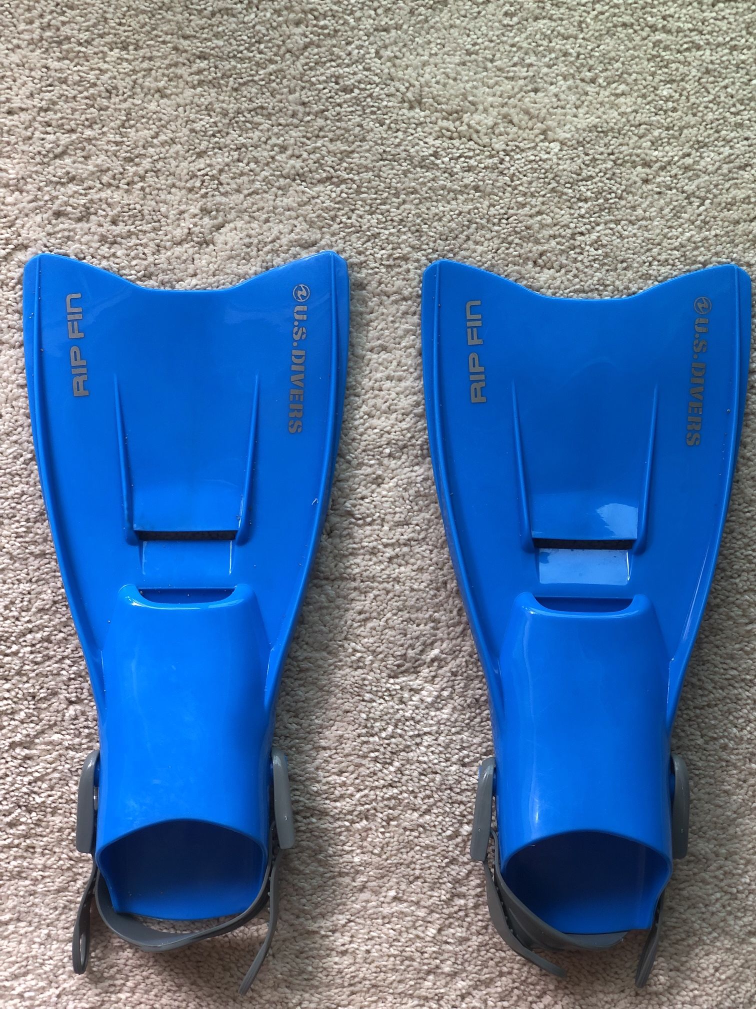 Fins (scuba, diving, body surfing, boogie boarding)
