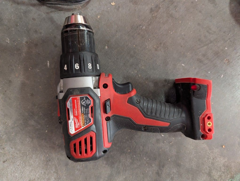 Milwaukee M18 18V Lithium-lon Cordless 1/2 in. Drill Driver (Tool-Only) 2606-20