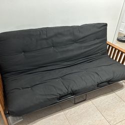 Free!! - Futon Sofa/bed