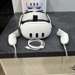 Meta Quest 3 128 Gb, Perfect Condition, Both Controllers, Head Strap /w Battery