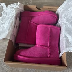 New Size 8 Ugg Classic Boots 
