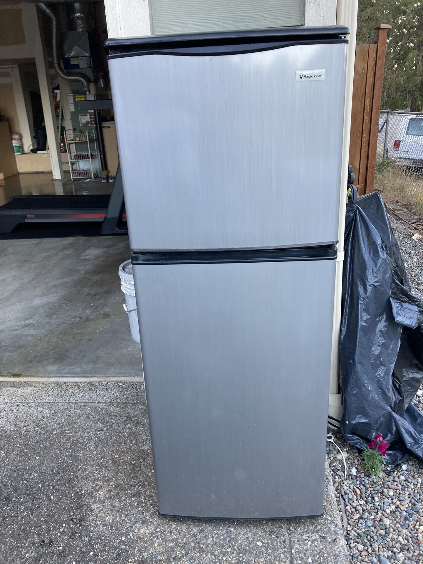 Magic chef fridge