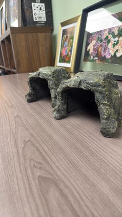 Resin Rock Cave Hideouts / Aquarium & Terrarium Decor (Pair)