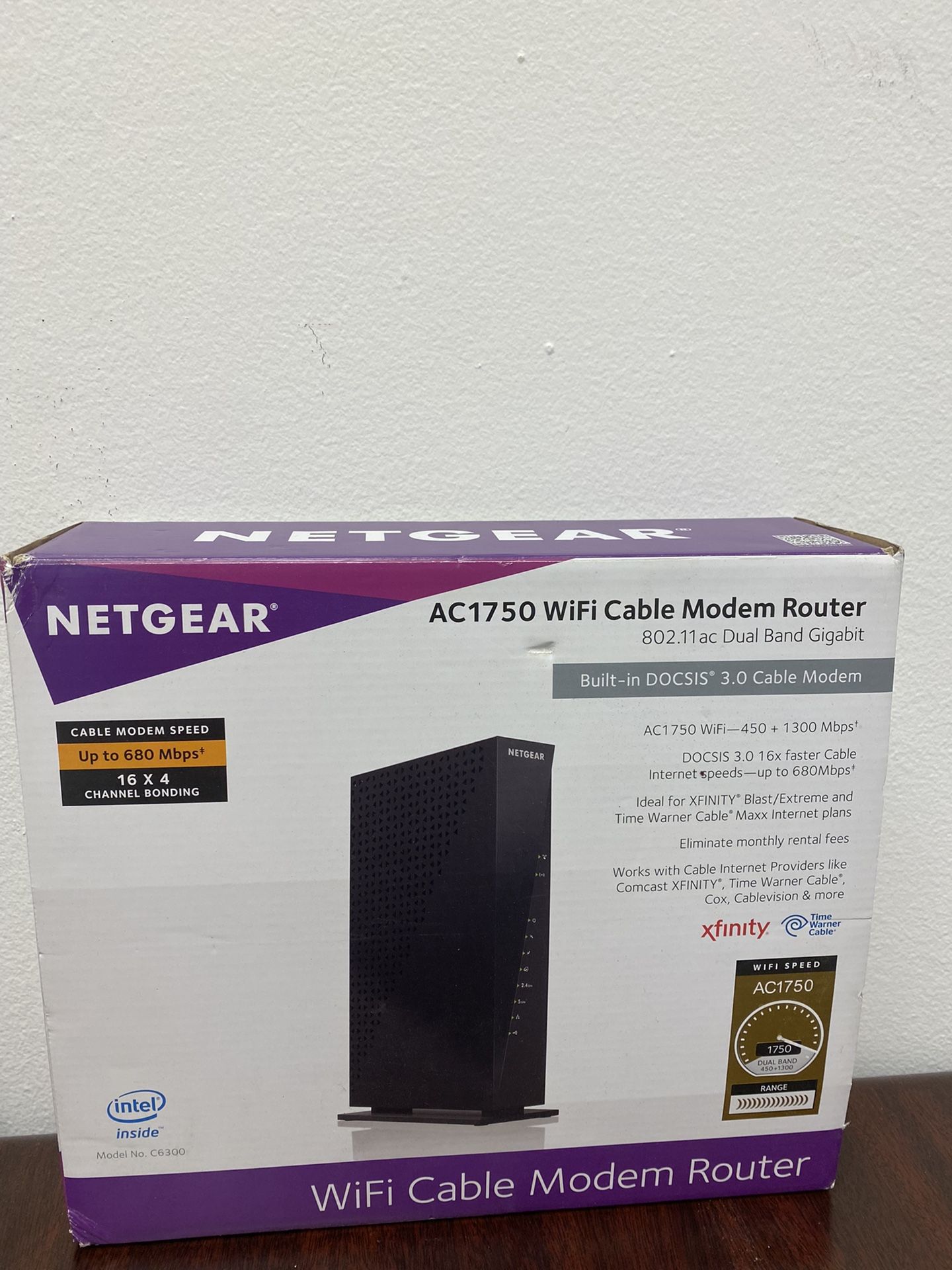 AC1750 Wifi Cable Modem Router 