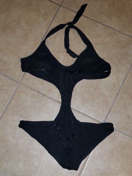 NEW WITHOUT TAGS BLACK FOLTER MONOKINI BIKINI BATHING SUIT BATHINGSUIT SWIMSUIT