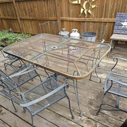 Outside Iron Table And Chairs 