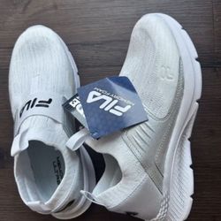 New FILA W Width Athletic Shoes for Women, Size 6.5