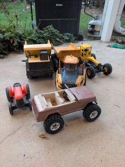 Assorted Tanka trucks