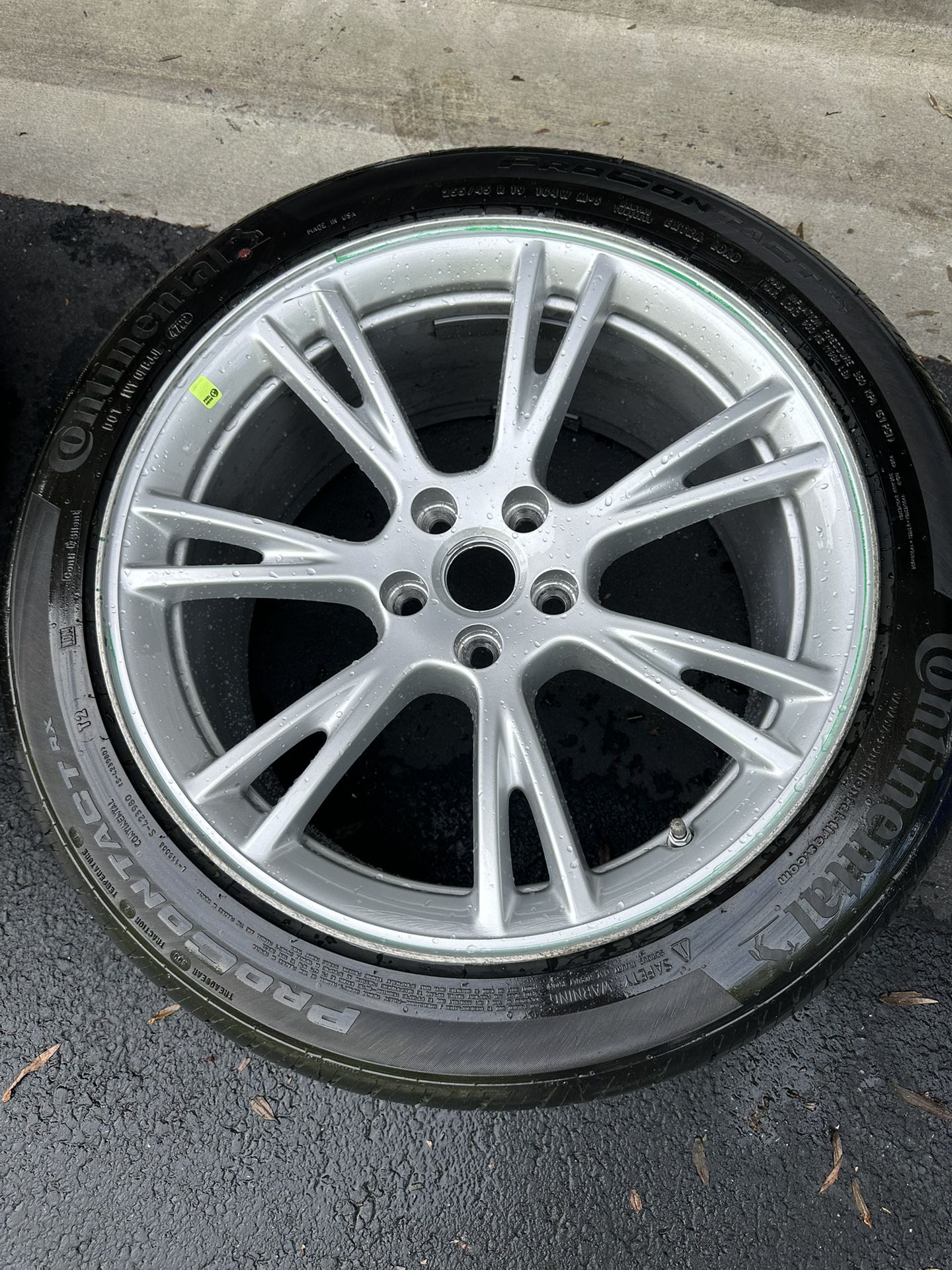 Tesla Model Y Continental Procontact Wheel with tire - 255 /45R19 Original 2023 With TPMS