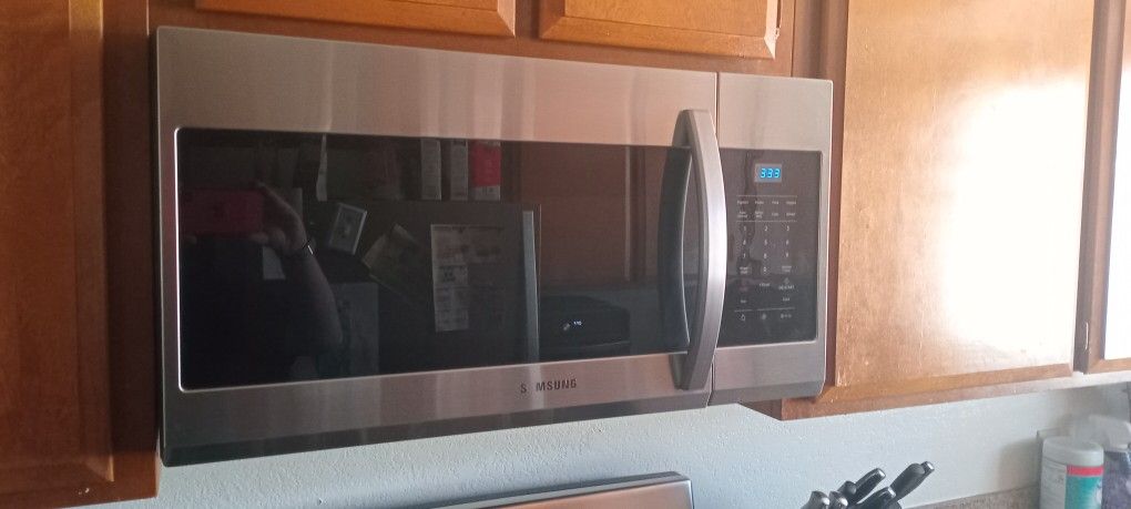 Samsung Over The Stove 1.58 Kw 30" Wide