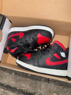 Jordan 1 mid