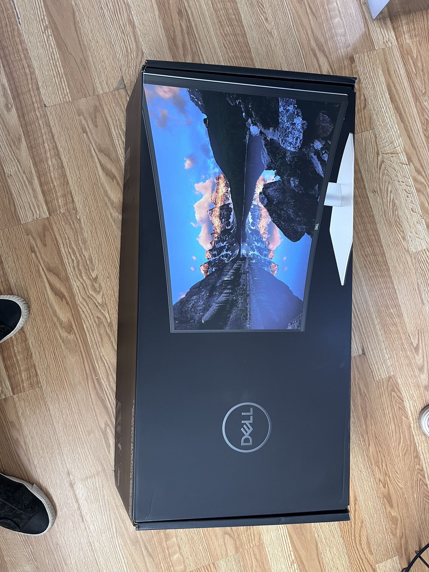 Dell Ultra SHARP 34” CURVeD MONITOR